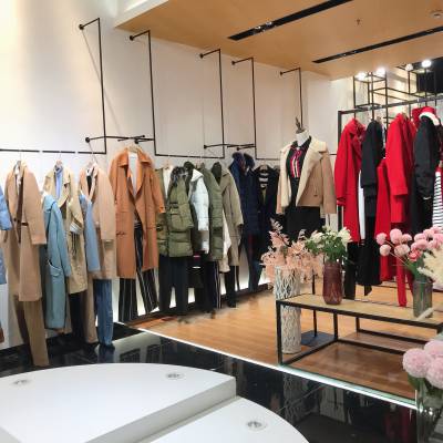 高端***雅鹿2019新款羽绒服广州品牌女装折扣批发服装一手货源电商平台直播