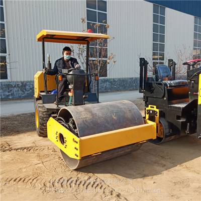 后胶轮压路机报价 沙土回填压实压路机 三缸工程用压路机