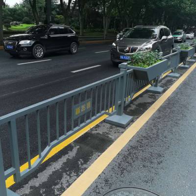 巩义 公路护栏 道路栏杆 交通栏杆 城市道路隔离栏 新力护栏厂家