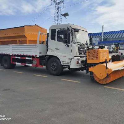 上汽大通皮卡除雪车路面清雪除冰3立方融雪撒布机无线遥控