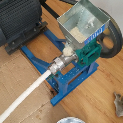 小型七用大米膨化机?立式膨胀机?大米香酥食品膨大化器玉米膨化机