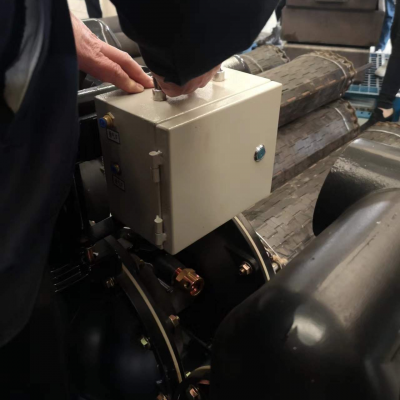 BQG型气动隔膜泵 以气流推动阀芯往复换向达到吸水和排水的目的