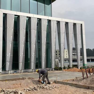 OULU欧陆建筑外墙幕墙材料2.5毫米厚度氟碳冲孔造型铝单板