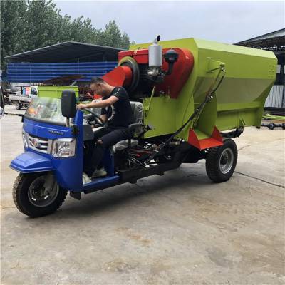 开鲁县牛场自走式撒料车 多功能自动饲料撒料车 养殖电动撒料车
