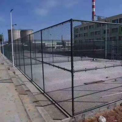 学校篮球场围网 体育运动场地围栏网 球场隔离栅 石河子体育场网