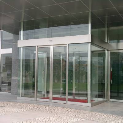 西青区玻璃隔断玻璃门制造商-电动无框感应玻璃门制作