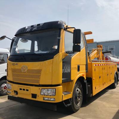 青岛解放大型道路救援清障车工作视频介绍