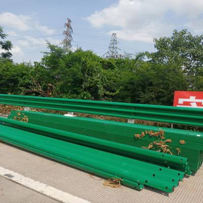 武汉高速公路两波双波形护栏板三波防撞道路波形喷塑波型梁护栏