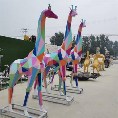 不锈钢抽象长颈鹿雕塑，几何切面长颈鹿雕塑