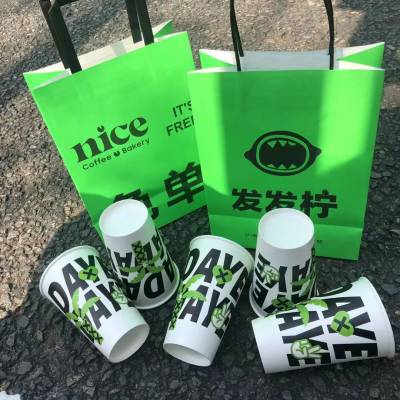 新疆奶茶咖啡塑料打包袋/封口膜/可降解吸管定制/西藏淋膜纸杯保温袋定制工厂