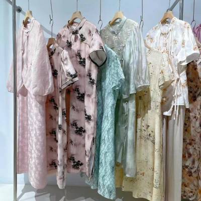 盛依服饰精选贵名媛25年夏季汉派品牌女装 一手女装批发货源