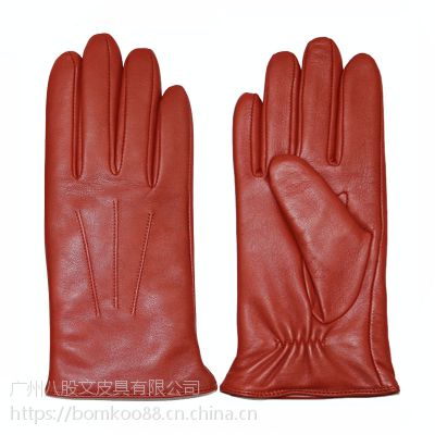 广州手套厂家,配皮精准,确保一双手套的一致性,手套贴牌定制优选八股文皮具厂