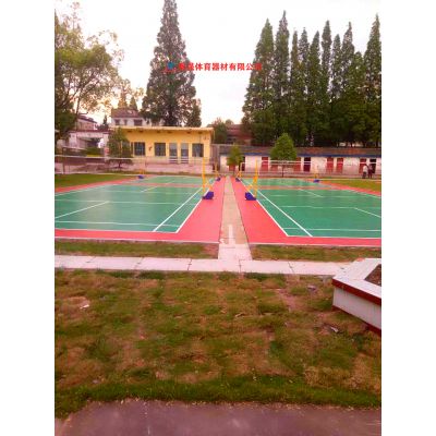 衡阳学校室外篮球场是由湖南奥晟体育器材提供丙烯酸材料以及防护栏