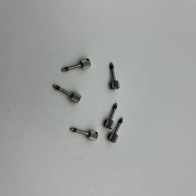 Mcmaster-carr95536A141蝶形螺钉头固定面板螺钉