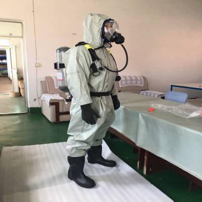 重型防护服