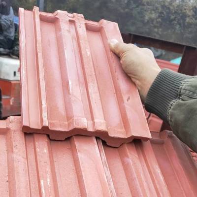 【红缸瓦 老洋瓦 红色大瓦 平板瓦 烧结瓦 农村老