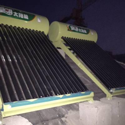 南京皇明太阳能金鼎太阳能-专门为坡屋脊设计太阳能