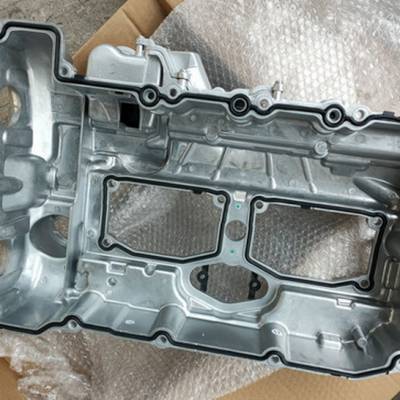 宝马3系4系5系x1x3n20气门室盖
