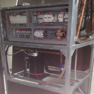 供应海信22kw恒温恒湿机房空调主要由4大件组成即空调压缩机、空调蒸发器、空调冷凝器、节流装置膨胀阀