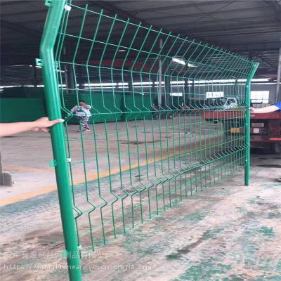 公路护栏网 绿网围栏网 青岛1.8*3米规格铁丝网围栏
