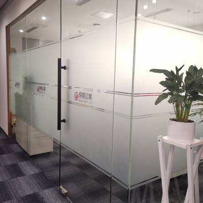 西安玻璃贴膜公司 西安上门服务贴膜公司 渐变膜定制