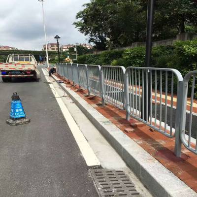 汕尾道路护栏生产厂家 路中护栏 港式护栏 深标1栏杆