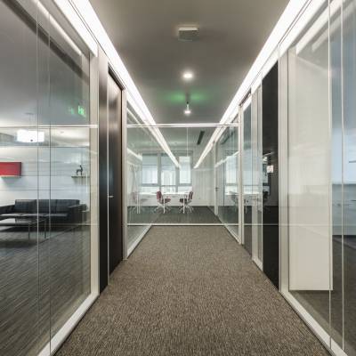 科沃办公室隔墙系统，给您一个舒适的办公环境，生产安装一体化