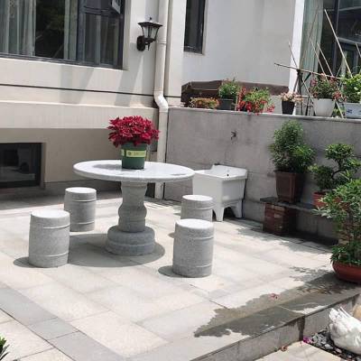 合肥市庭院花园直径1米圆形户外石头桌椅石桌石凳一套哪里有卖？文博石材可以帮您