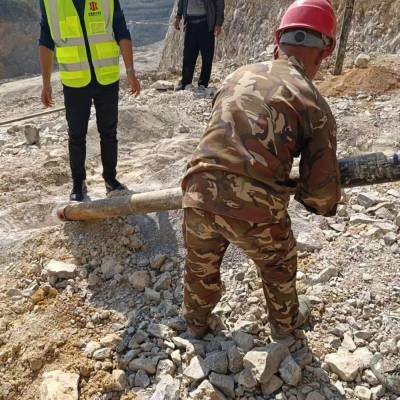 四川资阳矿山煤矿可以替代炸药爆破设备二氧化碳气体爆破产品批发