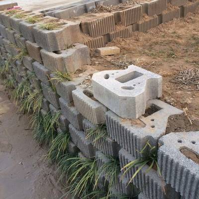 自嵌式挡土块 劈裂挡土墙 挡土砖 河道景观挡墙砌块 干垒生态砌