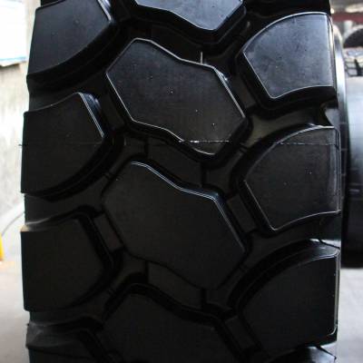 hilo华鲁2400r35刚性自卸车轮胎非公路矿用卡车轮胎