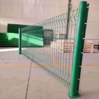 新疆护栏网 安全防护用护栏网 工厂车间隔离 网 仓储网焊接网