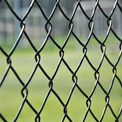 操场浸塑防护围栏网 学校体育场勾花护栏网 活动场地防护网