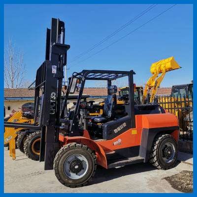 天津集装箱越野叉车工地搬运石材用5吨叉车