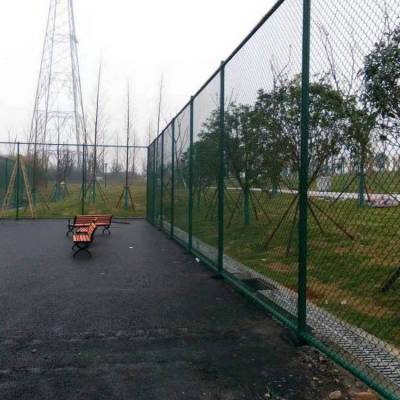 球场围网篮球场围栏生产定做 足球场的围栏网安全防护网