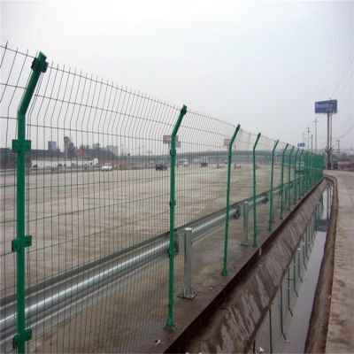 包塑果树护栏网 圈地用护栏网 社区护栏网加工定制