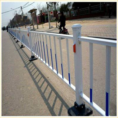 道路护栏网 优盾养殖围栏网 护栏网供应