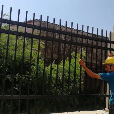 佛山锌钢护栏厂家 湛江市政防攀爬围墙 定制铁艺隔离栏