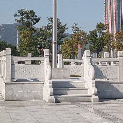 白色大理石升旗台景观 花岗石旗台雕像 石雕升旗台围栏旗杆设计安装