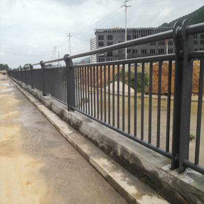 河道隔离防护栏杆 定做河边防护围栏 珠海园林道路栏杆多少钱