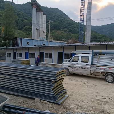 住人活动板房销售 彩钢瓦移动房 金鸿活动房 道路隔断