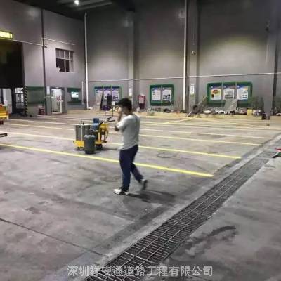 三水停车场车位划线施工队 承接工厂消防通道划线3分钟开通车