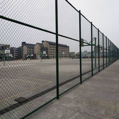 篮球场护栏网 定制6米高体育场围栏 广州防护栏厂