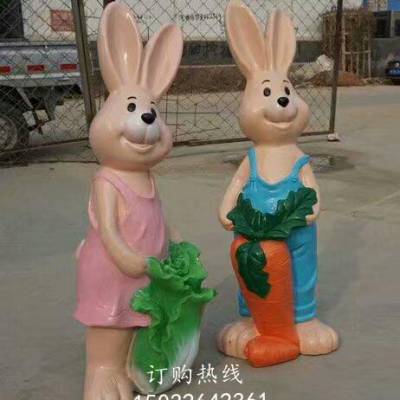 兔子人物雕塑 卡通主题雕塑 玻璃钢卡通兔子雕塑厂家