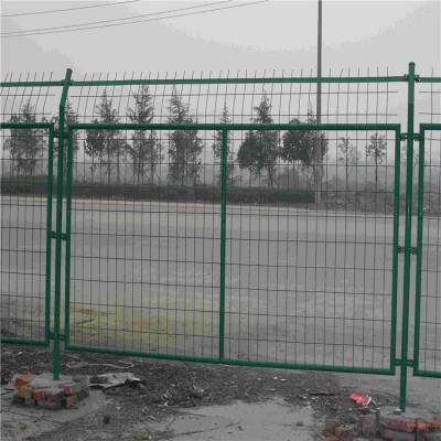 河道两侧护栏网 果园圈地围栏网 水库隔离防护网现货