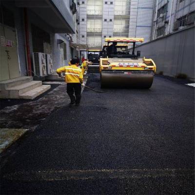 沥青路面改色喷涂 人行道彩色沥青摊铺 透水混凝土机械施工