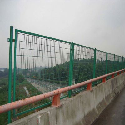 优盾供应浸塑高速公路桥梁防抛网钢板网防落网可定制