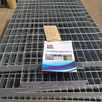 复合花纹板钢格板 253/30/100平台镀锌钢格板厂家