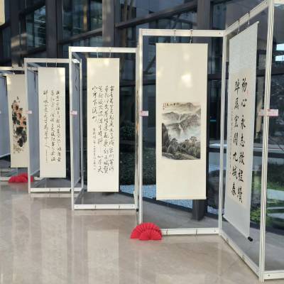 武汉定做书画展八棱柱展架 展厅摄影作品展板 标摊展位材料租赁