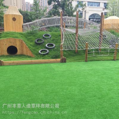 游乐园场地儿童公园1公分PP材质塑料草休闲地面运动绿色地垫草坪